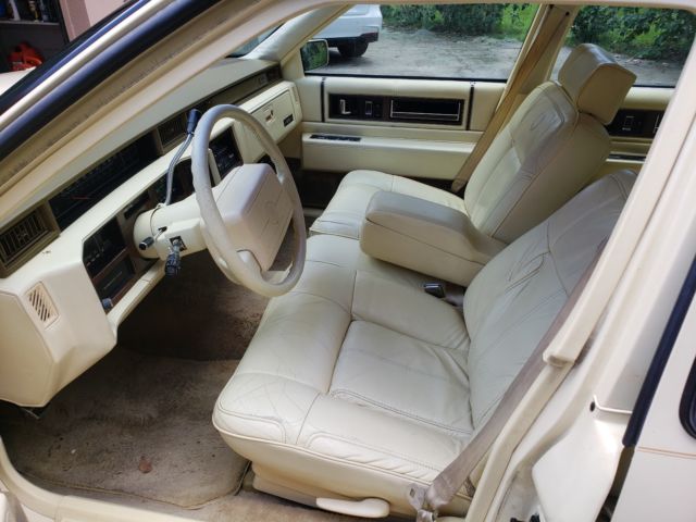 1991 Cadillac DeVille Sedan Deville - photo 8
