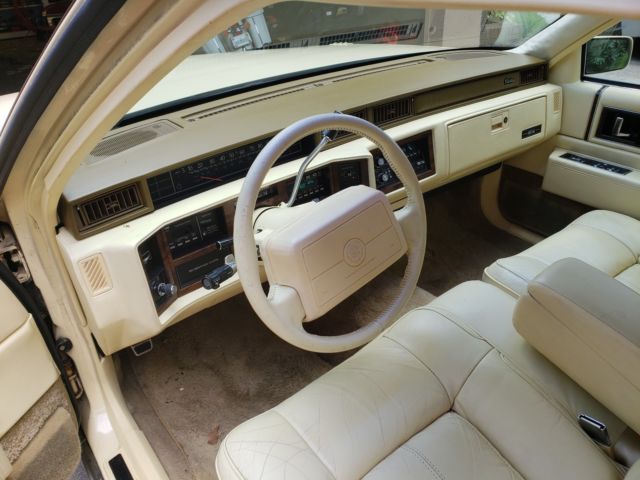 1991 Cadillac DeVille Sedan Deville - photo 9