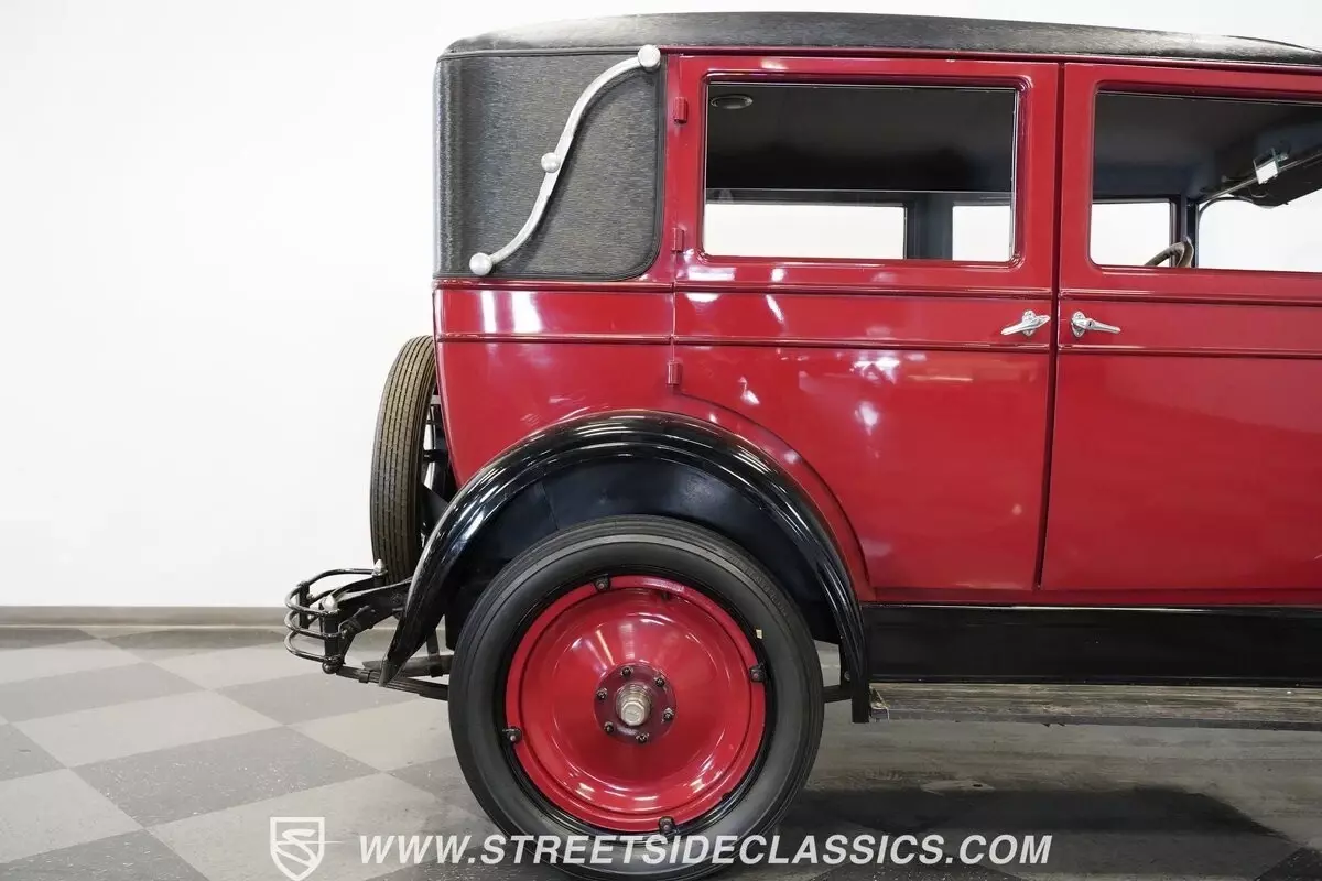 1927 Chevrolet Imperial Landau - photo 12