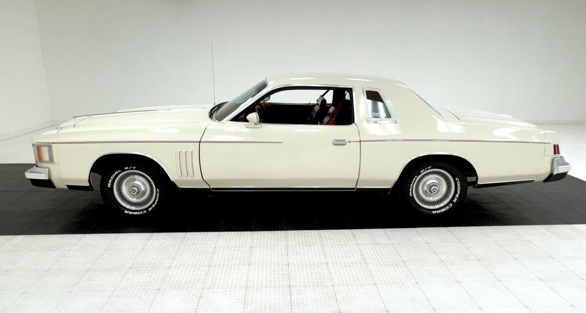 1979 Chrysler 300 Series Hardtop - photo 2