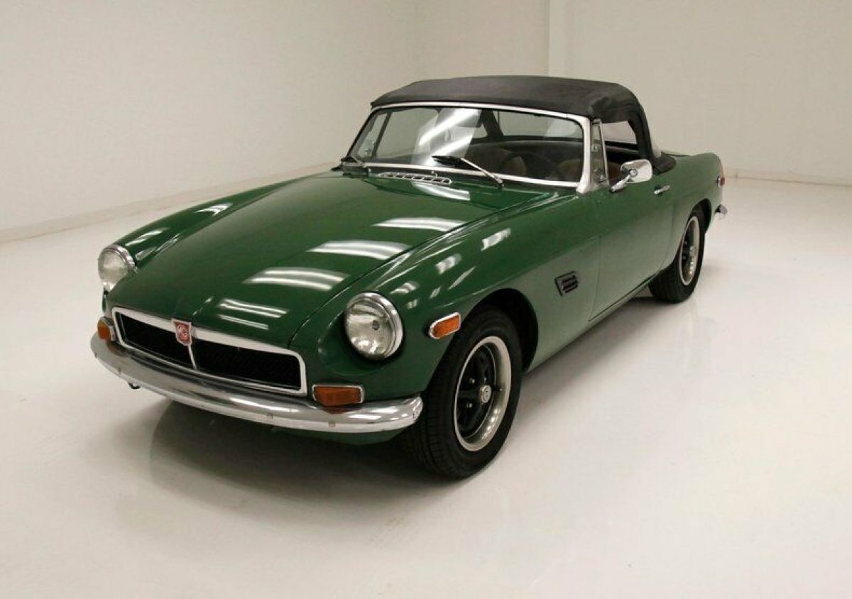 1798cc Inline 4/Twin SU Carbs/4-Speed Manual/Plenty of New Parts 1974 MG MGB
