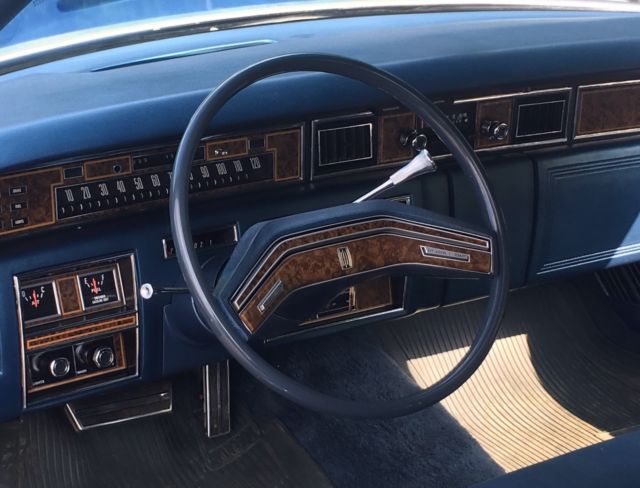 1976 Lincoln Continental Town Coupe - photo 10