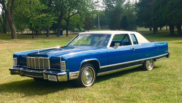 1976 Lincoln Continental Town Coupe - photo 3