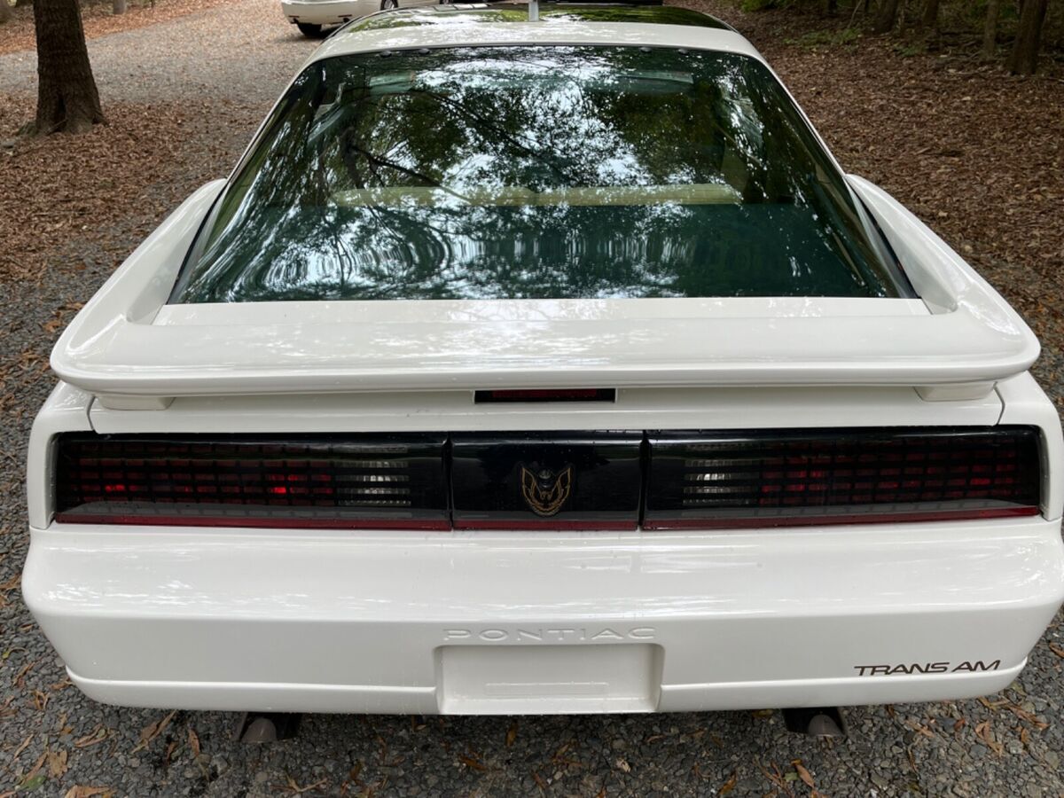 1988 Pontiac Trans Am Trans Am GTA. Only 62k. T-tops. No Reserve - photo 8