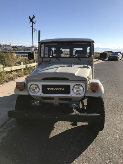 1890 Toyota FJ40 1980 Toyota Land Cruiser Base Sport Utility 2-Door