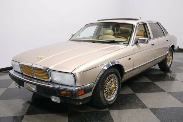 1992 Jaguar XJ6 Vanden Plas Gold Edt. - photo 6