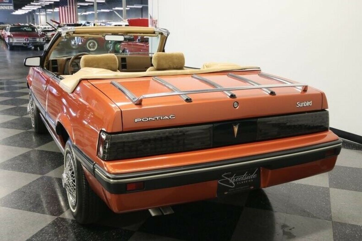 1985 Pontiac Sunbird Convertible - photo 11