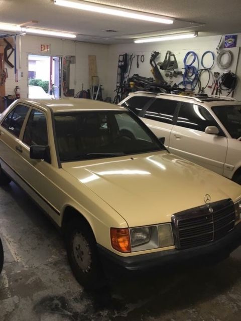 190 DIESEL Senior Owned Well Cared for CA AZ car 1984 Mercedes-Benz 190-Series