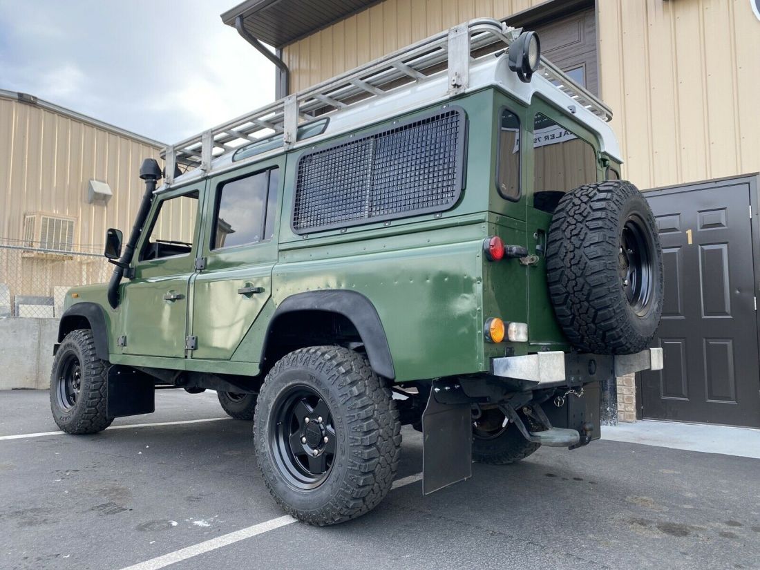 1900 Land Rover Defender County - photo 10