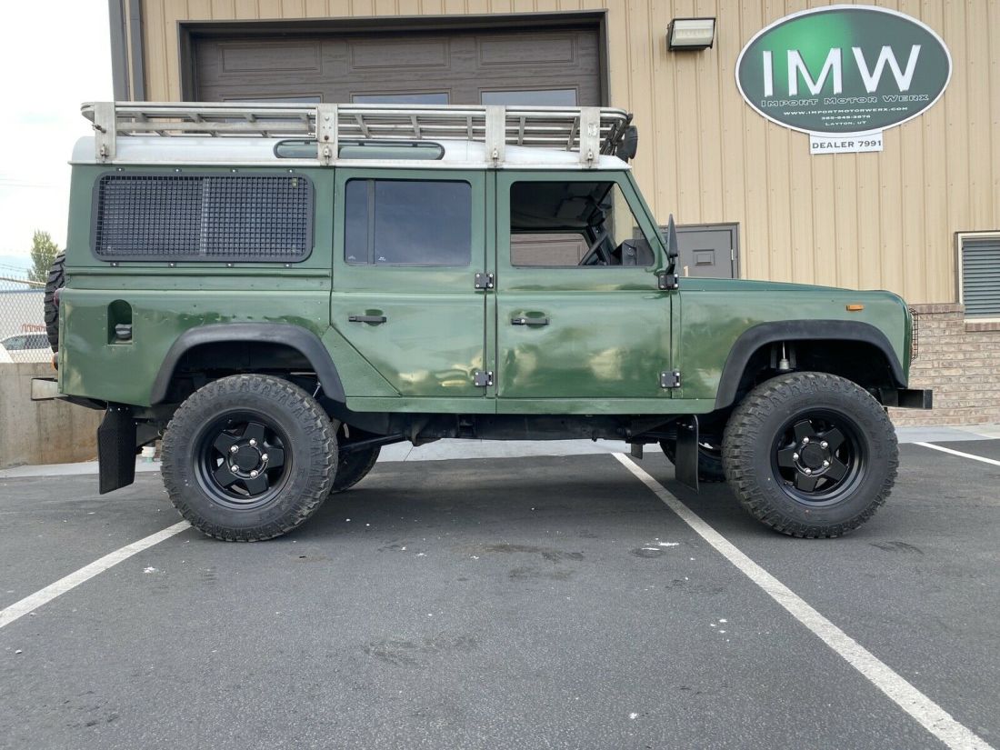 1900 Land Rover Defender County - photo 13