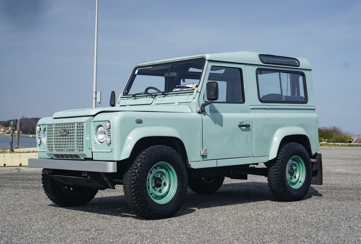 1900 Land Rover Defender - photo 10