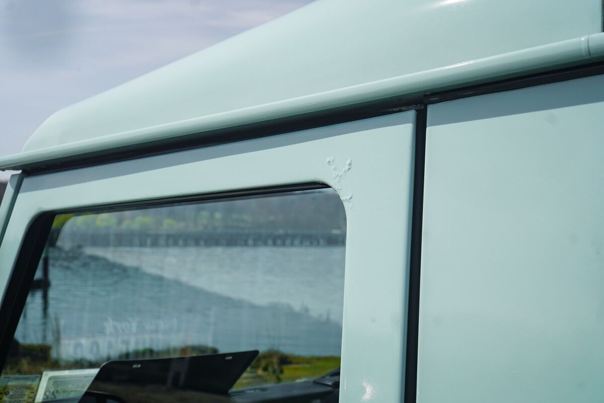 1900 Land Rover Defender - photo 13