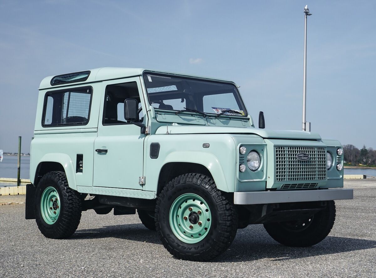 1900 Land Rover Defender - photo 9