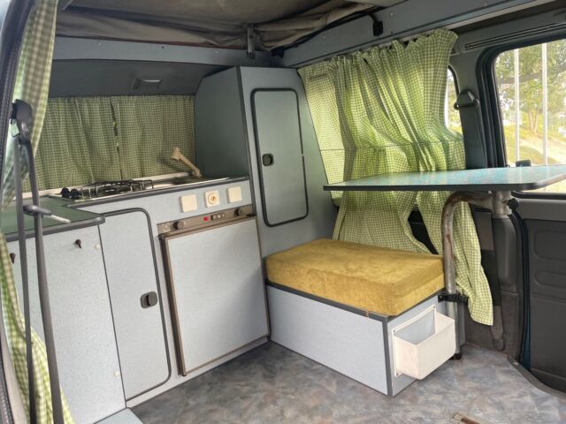 1900 Mitsubishi L300 - photo 12