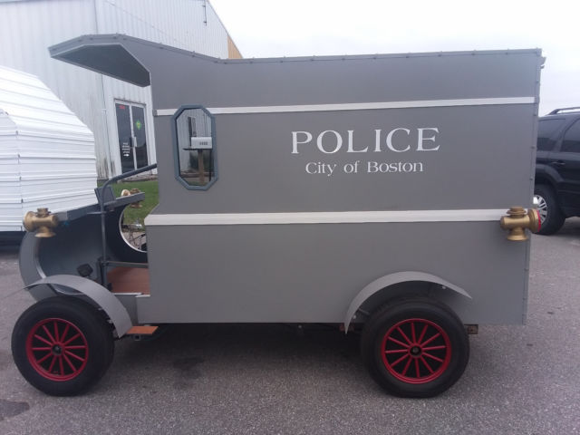 1904 Oldsmobile Police Paddy Wagon with Trailer 1904 Oldsmobile Paddy Wagon
