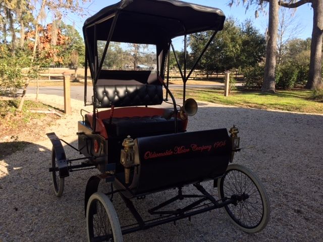 1904 Oldsomobile Cure Dash Horseless Buggy 1904 Oldsmobile Curved Dash Tiller Drive
