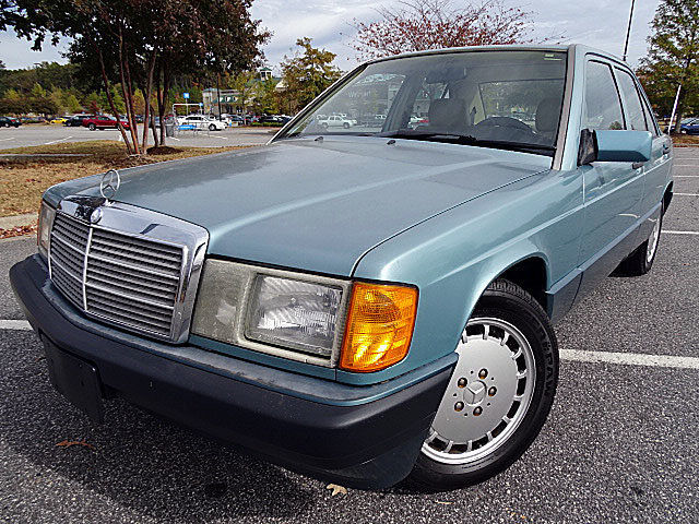 190E 2.3 190 Series EST.$28950 MSRP! CLASSIC 190E TRADE-IN FEATURES AN AUTO TRAN 1993 Mercedes-Benz 190-Series 190E 2.3