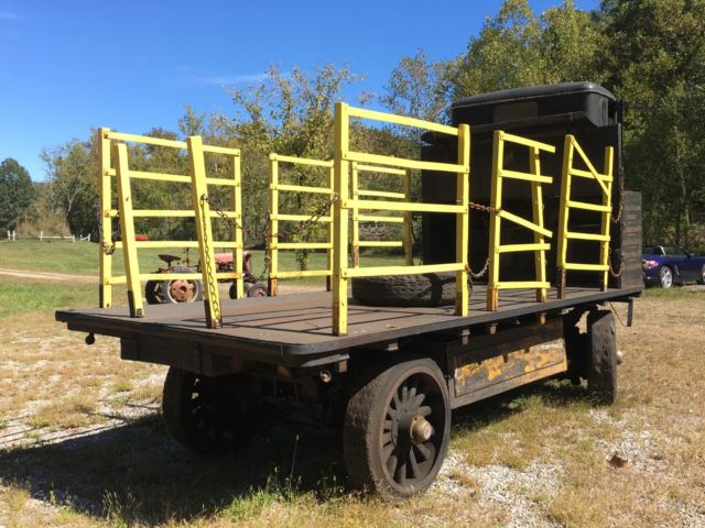 1912 Other Makes A-10 Standard 5-Ton Solid Rubber Tires - photo 4