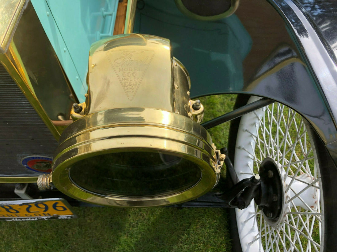 1912 Ford Model T Torpedo Roadster - photo 9