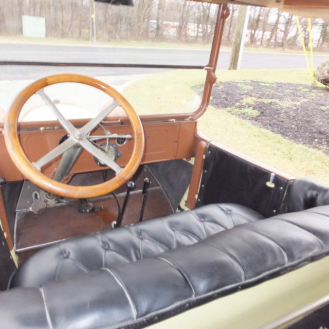 1915 Dodge TOURING SEDAN - photo 11