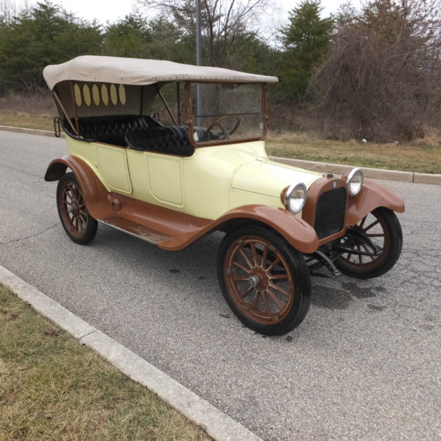 1915 Dodge TOURING SEDAN - photo 3