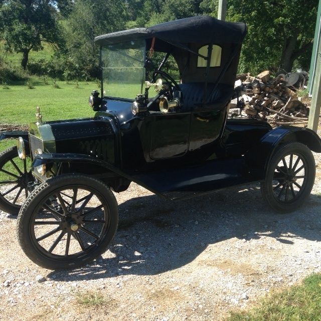 1915 Ford Model T Base 2.9L Roadster; Brass Headlights, Radiator, mirror, ect. 1915 Ford Model T Base