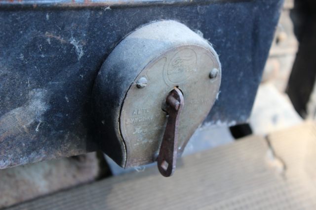 1915 Ford Model T - photo 12