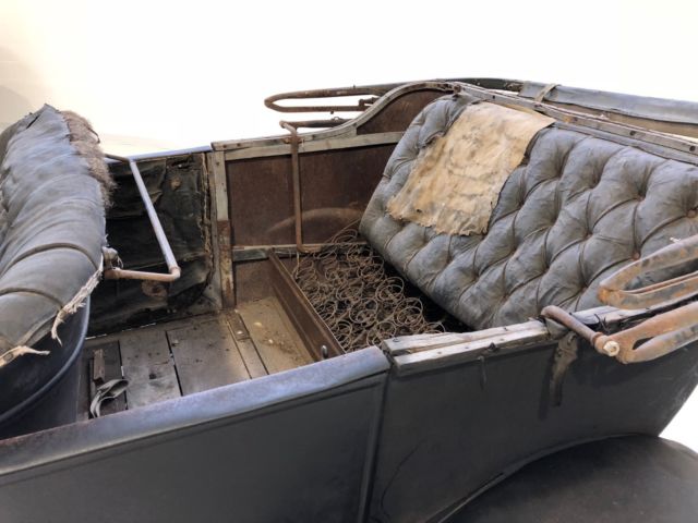 1915 Studebaker SD-4 Touring - photo 10