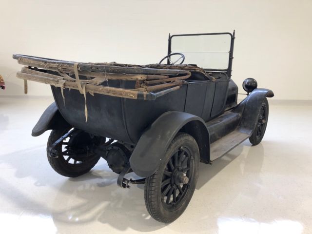 1915 Studebaker SD-4 Touring - photo 3
