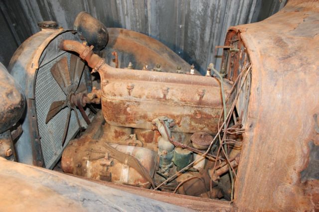 1916 Dodge Touring Car - photo 3