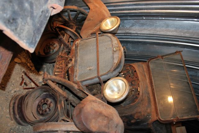 1916 Dodge Touring Car - photo 5