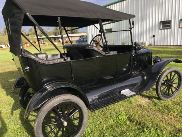 1917 Ford Model T Touring - photo 3