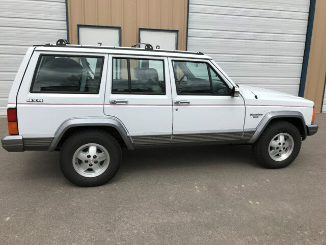 19189 mi Cherokee Laredo 1992 Jeep Cherokee Laredo