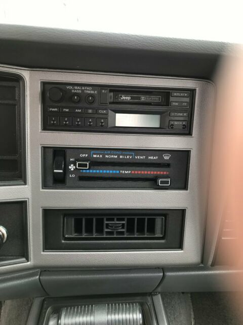 1992 Jeep Cherokee Laredo - photo 12
