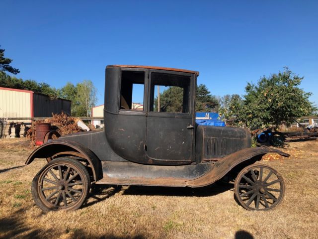 1922 FORD MODEL T COUPE / DOCTOR'S COUPE - SURVIVOR PARKED SINCE 1940'S 1922 Ford Model T