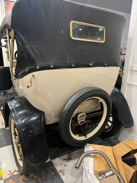 1922 Willys-Overland Dauphine - photo 2