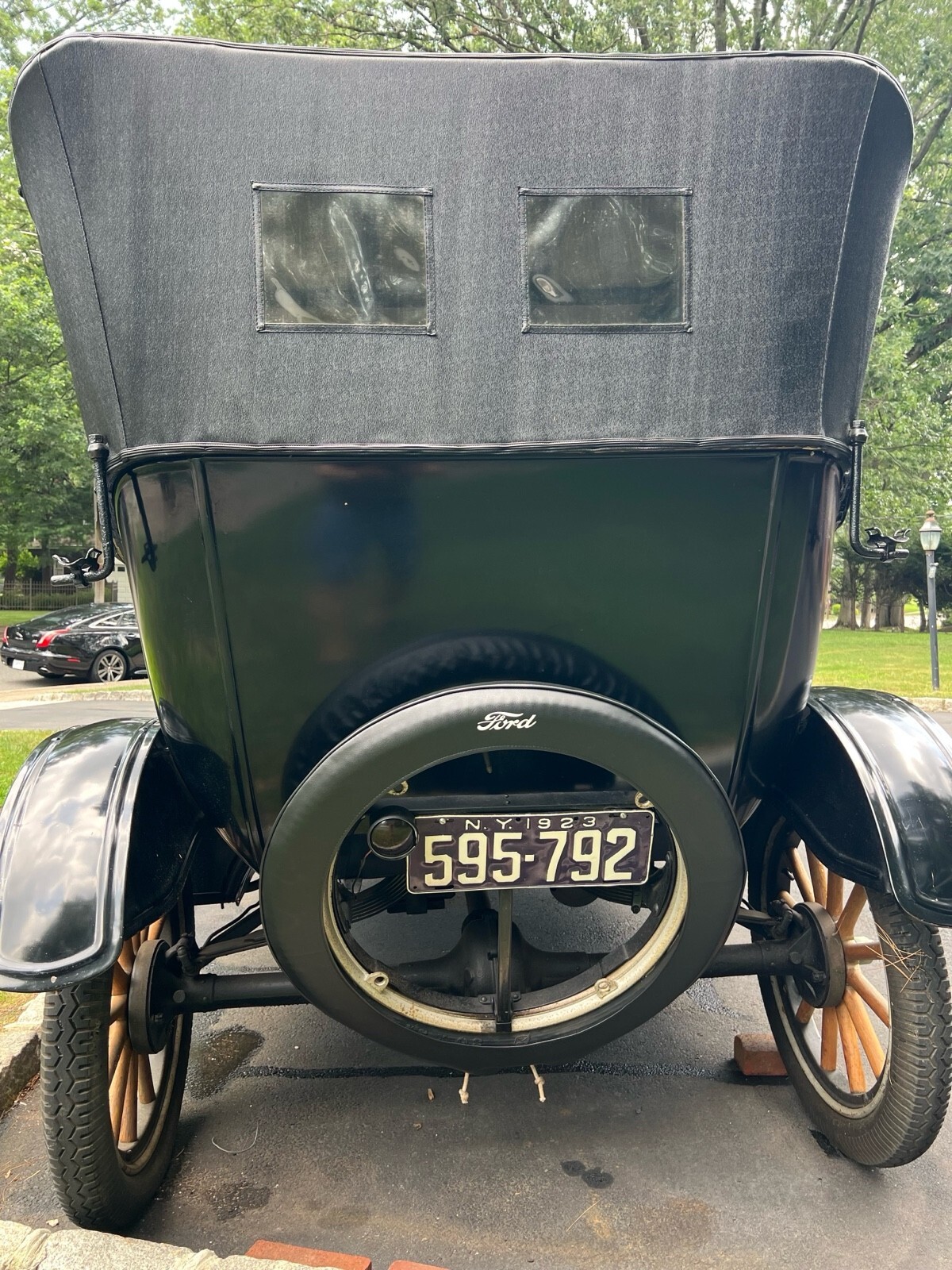 1923 Ford Model T Touring - photo 4