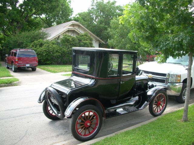 1923 Ford Model T tall coupe - photo 2