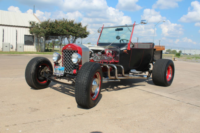 1923 Ford T-Bucket and trailer. Hot rod, street rod, classic cars, roadsters, 1923 Ford Model T T-Bucket