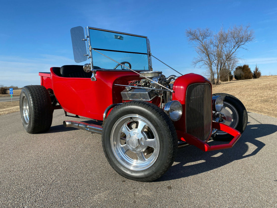 1923 Ford Model T , Pro Built, 350ci, Auto, Ford 9", 4 Whl Disc - photo 2