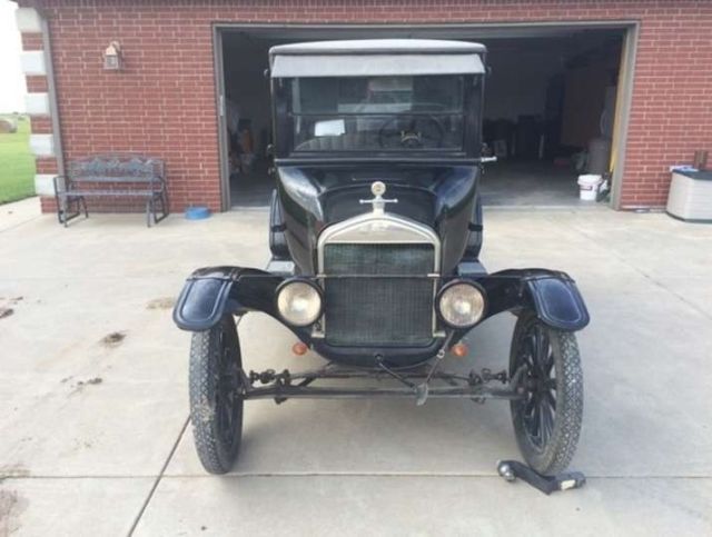 1924 Ford Model T Sedan - photo 3