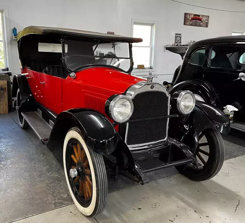1924 Willys Knight Model 64