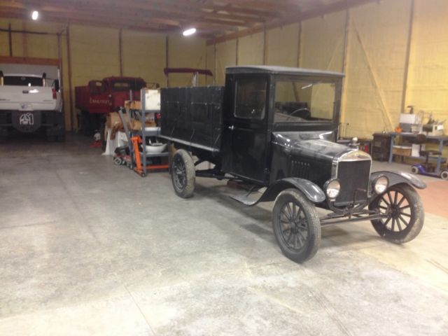 1925 Ford Model TT Dump