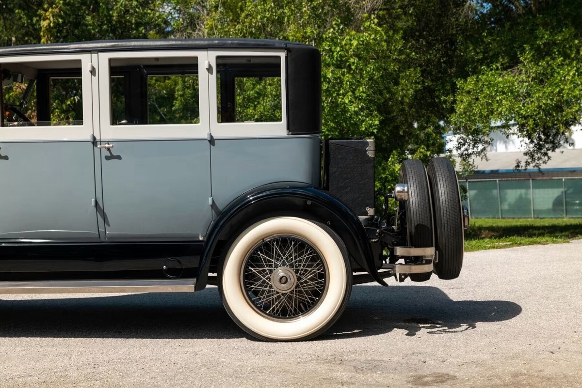 1925 Lincoln Model L Three-Window Four-Door “Berline” by Judkins - photo 10