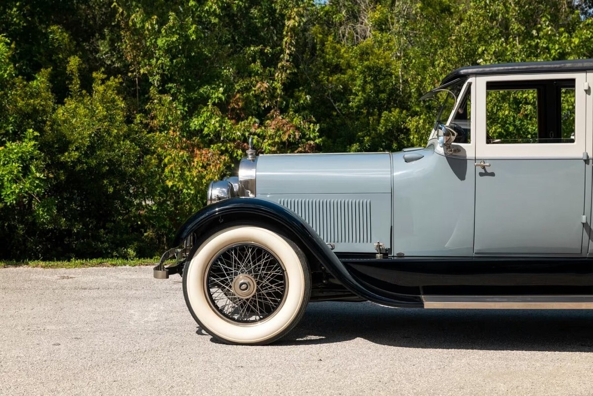 1925 Lincoln Model L Three-Window Four-Door “Berline” by Judkins - photo 11