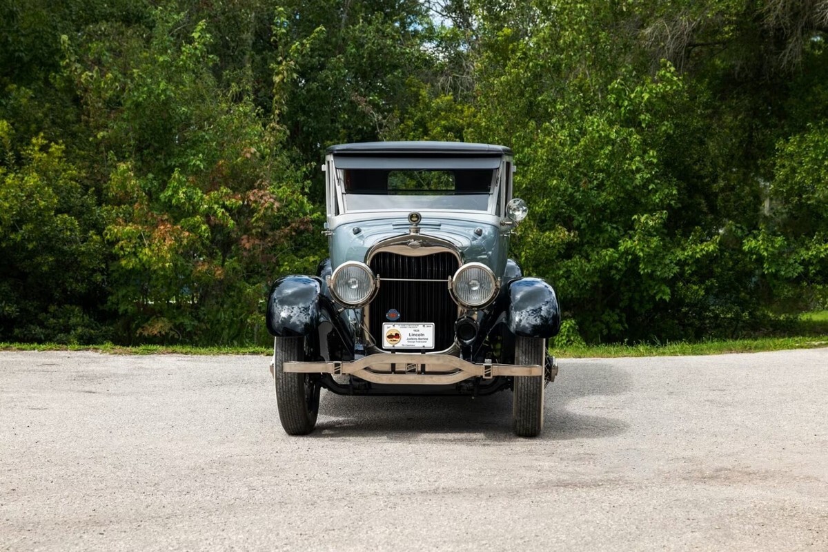 1925 Lincoln Model L Three-Window Four-Door “Berline” by Judkins - photo 4