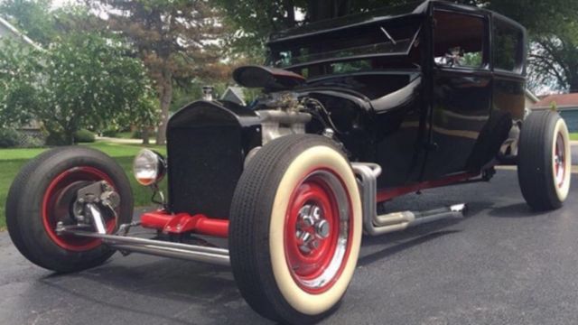 1925 Ford Model T Tudor - photo 2