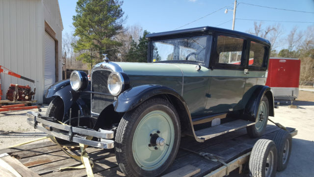 1925 Nash two door sedan
