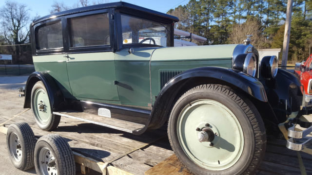 1925 Nash two door sedan - photo 2