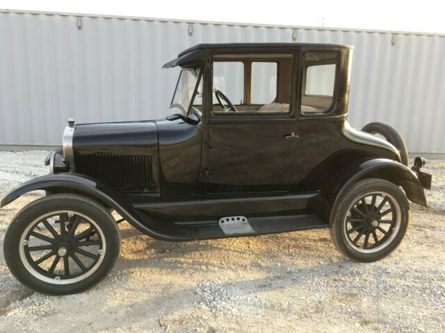 1926 Ford Model T Coupe - photo 2